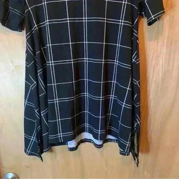 LuluaRoe Black Plaid Women Top Short Sleeve Casual Size Extra Small - Picture 5 of 16